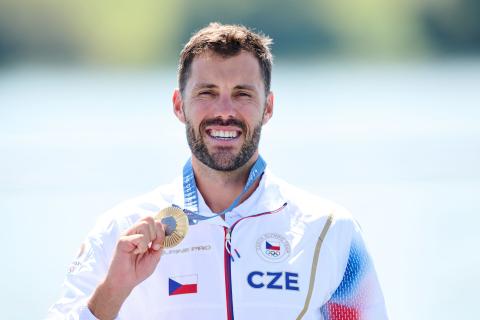 Josef Dostál se zlatou medailí na OH v Paříži